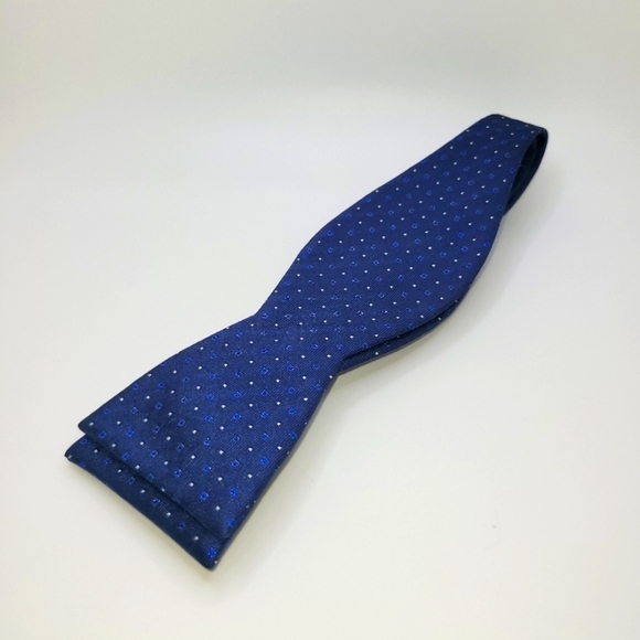 THE TIE BAR Blue Dots Men's Tie - Picture 1 of 5